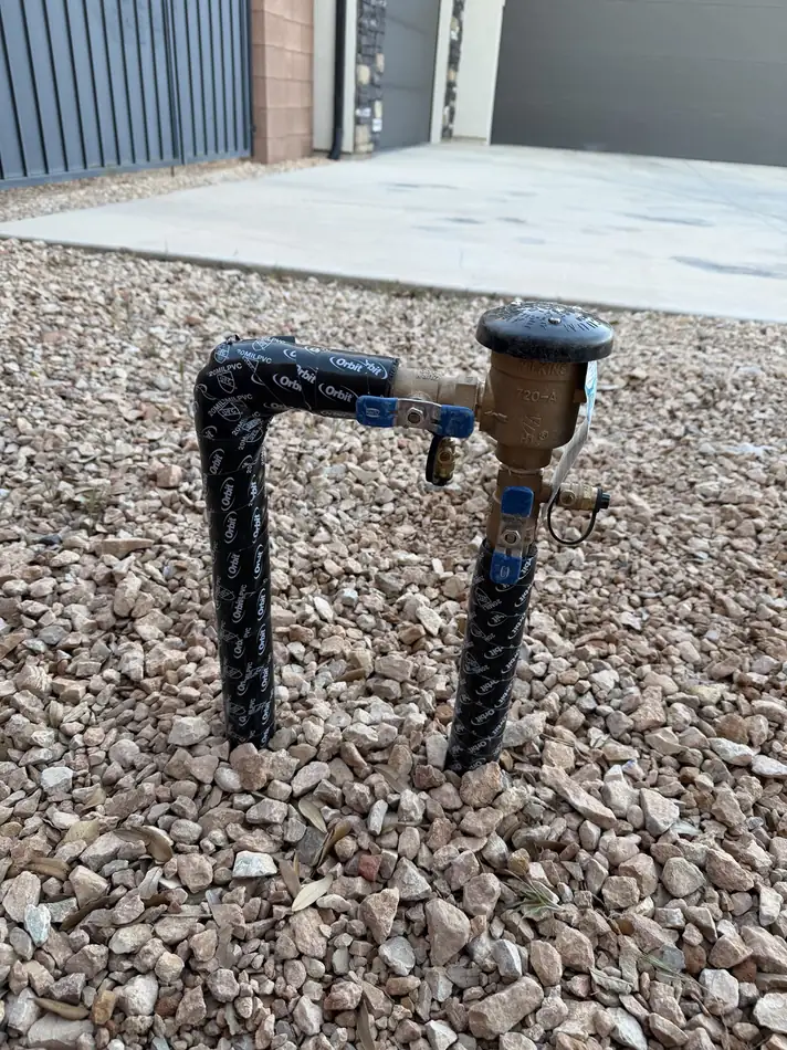 Above-ground backflow assembly
